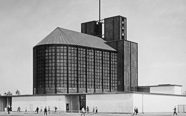 Glocken der Stahlkirche als Mahnmal 2 glocken mahnmal melanchthonkirche