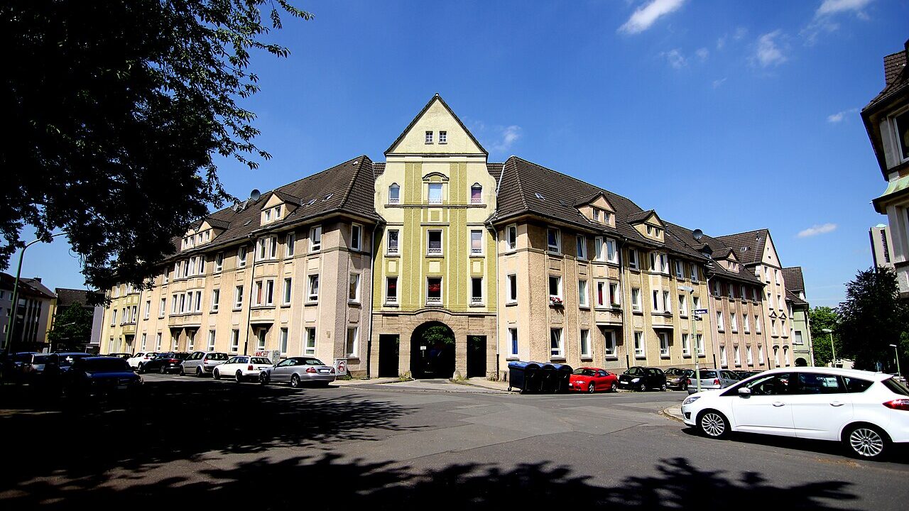 Der Simson-Block der Siedlung Alfredshof in Essen-Holsterhausen
